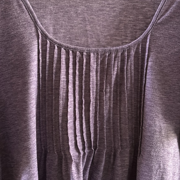 Women’s XL, Violet shade of purple, Scoop neck, shirt. - Picture 2 of 6